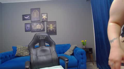 Snapshot of katewalker_ chatting on 12-07-24, 09:33 Kate online show from 12-07-24, 09:33