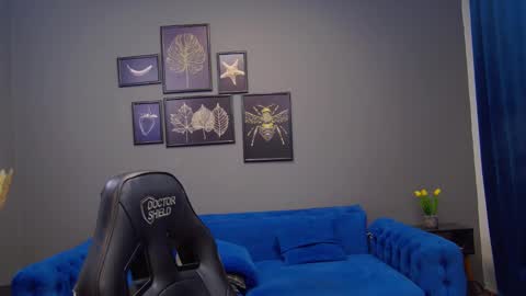 Snapshot of katewalker_ chatting on 12-08-24, 12:40 Kate online show from 12-08-24, 12:40