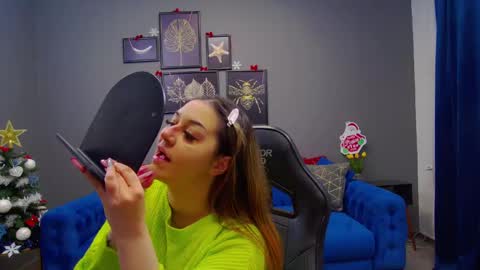 Snapshot of katewalker_ chatting on 12-13-24, 09:30 Kate online show from 12-13-24, 09:30