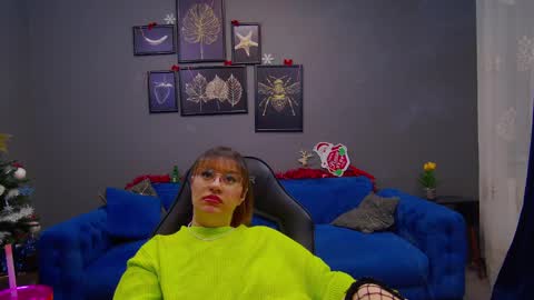 Snapshot of katewalker_ chatting on 12-21-24, 09:36 Kate online show from 12-21-24, 09:36