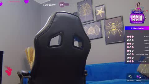 Snapshot of katewalker_ chatting on 01-11-25, 12:33 Kate online show from 01-11-25, 12:33