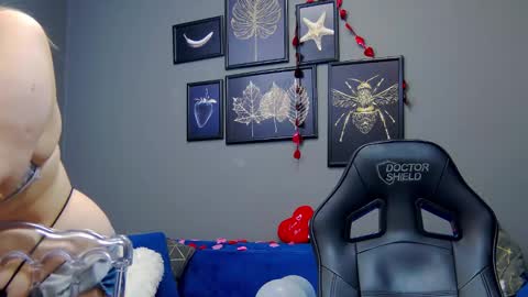 Snapshot of katewalker_ chatting on 02-13-25, 10:00 Kate online show from 02-13-25, 10:00