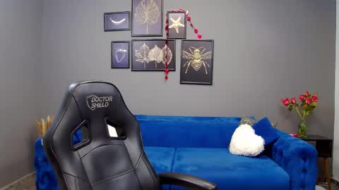 Snapshot of katewalker_ chatting on 02-17-25, 06:15 Kate online show from 02-17-25, 06:15