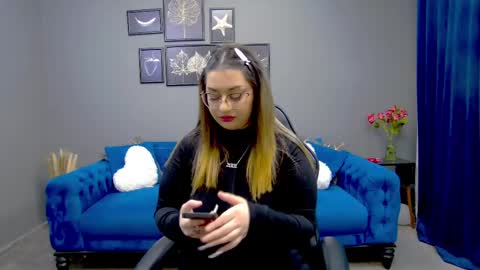 Snapshot of katewalker_ chatting on 03-04-25, 06:18 Kate online show from 03-04-25, 06:18