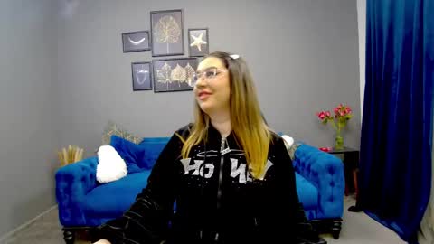 Snapshot of katewalker_ chatting on 03-12-25, 06:22 Kate online show from 03-12-25, 06:22