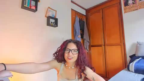 Snapshot of kathc_19 chatting on 01-25-25, 08:53 Katerine online show from 01-25-25, 08:53