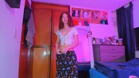 Snapshot of kathc_19 chatting on 02-17-25, 07:04 Katerine online show from 02-17-25, 07:04