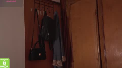 Snapshot of kathc_19 chatting on 09-17-25, 02:57 Katerine online show from 09-17-25, 02:57