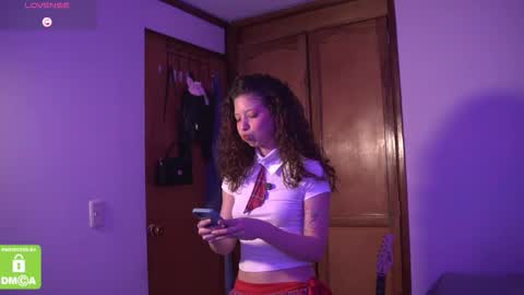 Snapshot of kathc_19 chatting on 10-08-25, 01:36 Katerine online show from 10-08-25, 01:36