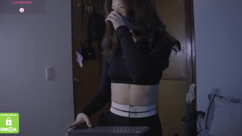 Snapshot of kathc_19 chatting on 10-31-25, 12:44 Katerine online show from 10-31-25, 12:44