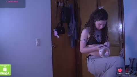 Snapshot of kathc_19 chatting on 11-05-25, 10:21 Katerine online show from 11-05-25, 10:21