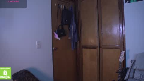 Snapshot of kathc_19 chatting on 11-07-25, 01:49 Katerine online show from 11-07-25, 01:49