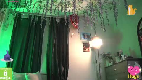 Katerine online show from 05-25-26, 01:22