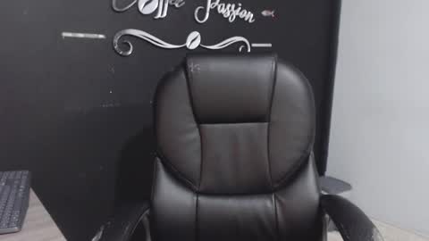 Snapshot of kathe0v chatting on 09-26-25, 10:36 Call me Lau online show from 09-26-25, 10:36