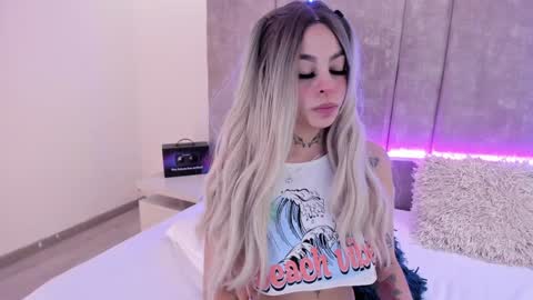 Snapshot of kathegomez_ chatting on 12-21-24, 06:52 KatheGomez online show from 12-21-24, 06:52