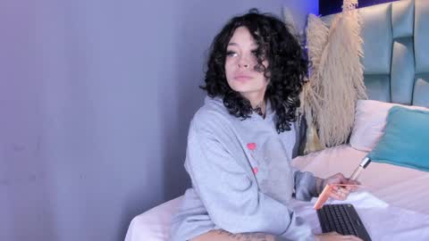 Snapshot of kathegomez_ chatting on 01-29-25, 01:49 KatheGomez online show from 01-29-25, 01:49