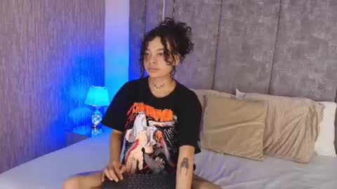 Snapshot of kathegomez_ chatting on 06-26-26, 02:49 KatheGomez online show from 06-26-26, 02:49