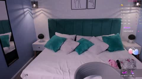 Snapshot of katherin_smith_ chatting on 12-06-24, 07:32 kathe online show from 12-06-24, 07:32