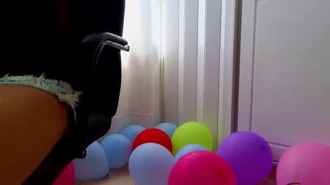 Snapshot of katherinepeti chatting on 12-20-25, 04:03 KT new account online show from 12-20-25, 04:03