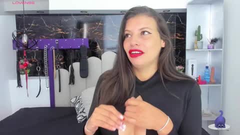 Snapshot of kathia_arnstrong chatting on 02-12-25, 01:48 Kathia online show from 02-12-25, 01:48
