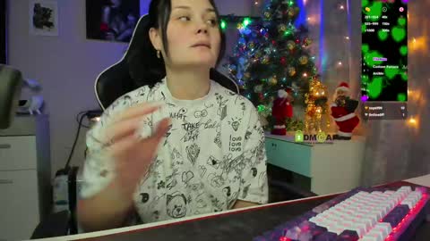 Snapshot of kathiekat chatting on 01-04-25, 05:16 Kathie online show from 01-04-25, 05:16