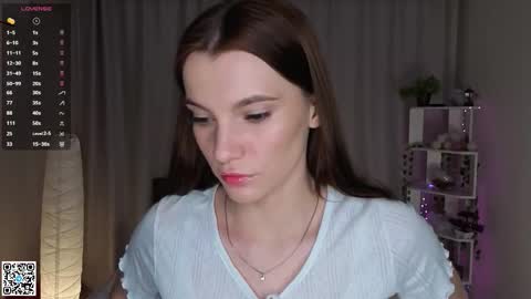 Snapshot of kathrineschnitman chatting on 01-19-26, 04:05 Lola online show from 01-19-26, 04:05