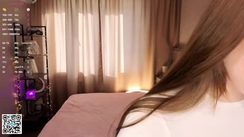 Lola online show from 04-29-26, 04:16