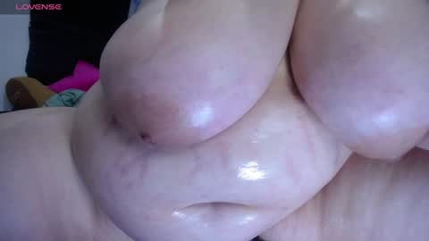 Snapshot of kathybigboobsbbw_ chatting on 06-30-26, 05:14 kathybigboobsbbw_ online show from 06-30-26, 05:14