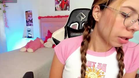 valentina  online show from 02-17-26, 12:45