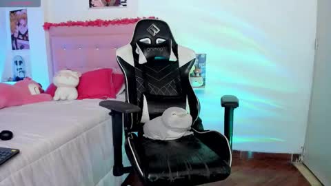 valentina  online show from 02-25-26, 01:21