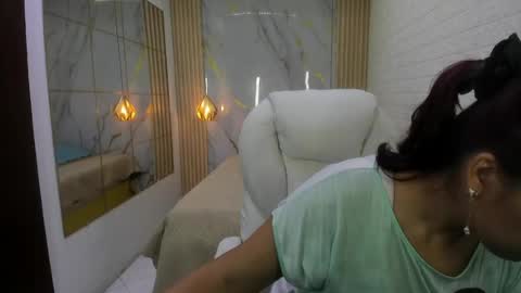 Snapshot of kati_momy chatting on 07-22-26, 02:36 kati online show from 07-22-26, 02:36
