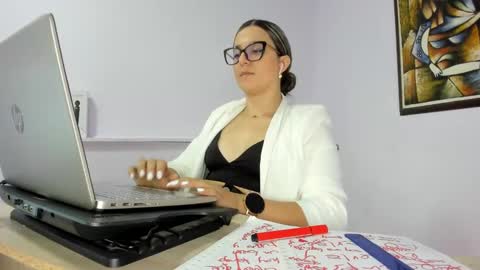 Snapshot of katia_foxx chatting on 02-11-25, 03:29 Khaterine online show from 02-11-25, 03:29