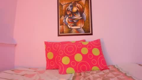 Snapshot of katia_foxx chatting on 02-20-25, 06:57 Khaterine online show from 02-20-25, 06:57