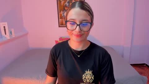 Snapshot of katia_foxx chatting on 02-24-25, 12:26 Khaterine online show from 02-24-25, 12:26