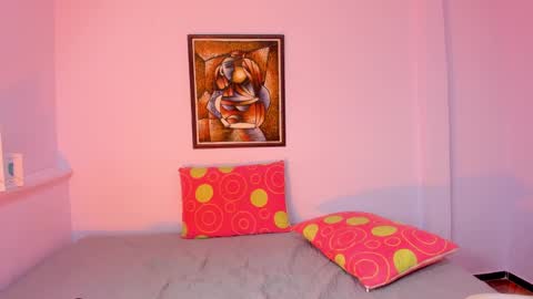 Snapshot of katia_foxx chatting on 02-25-25, 03:38 Khaterine online show from 02-25-25, 03:38