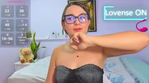 Snapshot of katia_foxx chatting on 09-10-25, 11:54 Khaterine online show from 09-10-25, 11:54