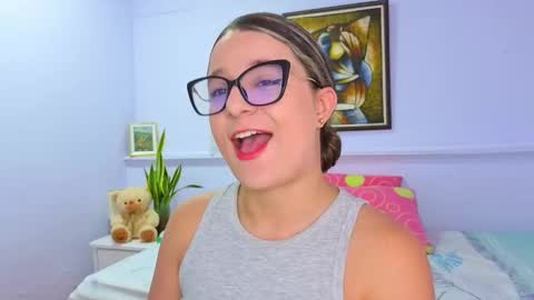 Snapshot of katia_foxx chatting on 09-16-25, 10:38 Khaterine online show from 09-16-25, 10:38