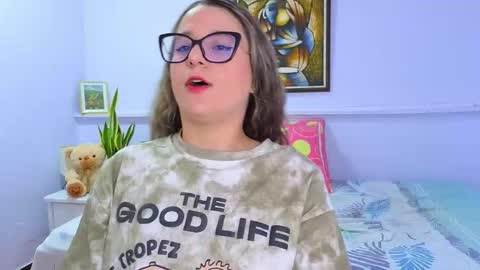 Snapshot of katia_foxx chatting on 09-17-25, 11:34 Khaterine online show from 09-17-25, 11:34