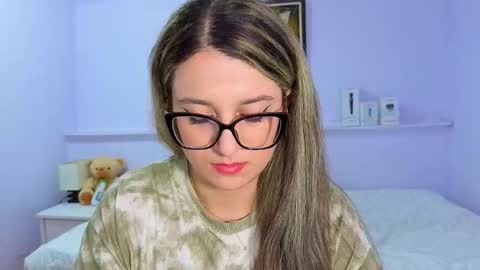 Snapshot of katia_foxx chatting on 10-09-25, 11:41 Khaterine online show from 10-09-25, 11:41