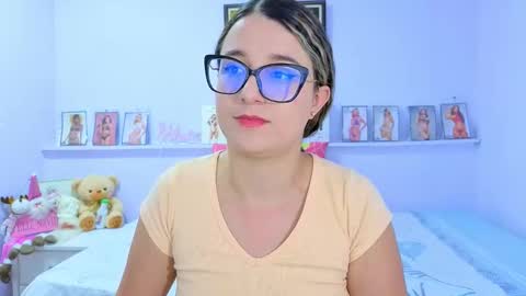 Snapshot of katia_foxx chatting on 11-10-25, 11:42 Khaterine online show from 11-10-25, 11:42