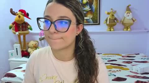 Snapshot of katia_foxx chatting on 11-18-25, 11:47 Khaterine online show from 11-18-25, 11:47