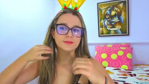 Snapshot of katia_foxx chatting on 12-18-25, 12:00 Khaterine online show from 12-18-25, 12:00