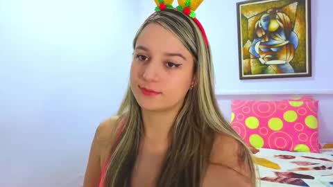 Snapshot of katia_foxx chatting on 12-19-25, 12:34 Khaterine online show from 12-19-25, 12:34