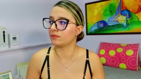 Snapshot of katia_foxx chatting on 02-13-26, 12:01 Khaterine online show from 02-13-26, 12:01