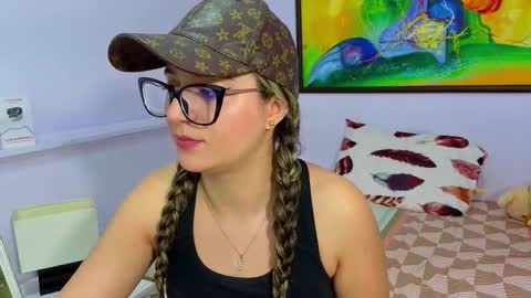 Snapshot of katia_foxx chatting on 02-17-26, 12:12 Khaterine online show from 02-17-26, 12:12
