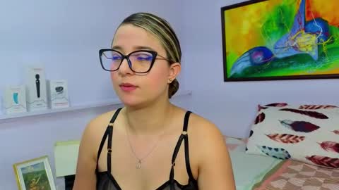 Snapshot of katia_foxx chatting on 02-19-26, 12:01 Khaterine online show from 02-19-26, 12:01