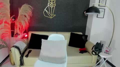 Snapshot of katia_high chatting on 01-10-26, 04:14 katia_high online show from 01-10-26, 04:14