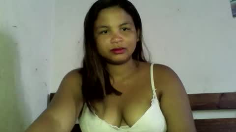 Snapshot of katibeauty00 chatting on 02-19-26, 05:58 katibeauty00 online show from 02-19-26, 05:58