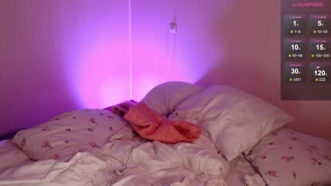 Snapshot of katie_deville chatting on 09-29-25, 01:11 Katie Deville online show from 09-29-25, 01:11