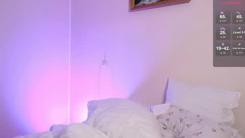 Snapshot of katie_deville chatting on 10-04-25, 02:20 Katie Deville online show from 10-04-25, 02:20